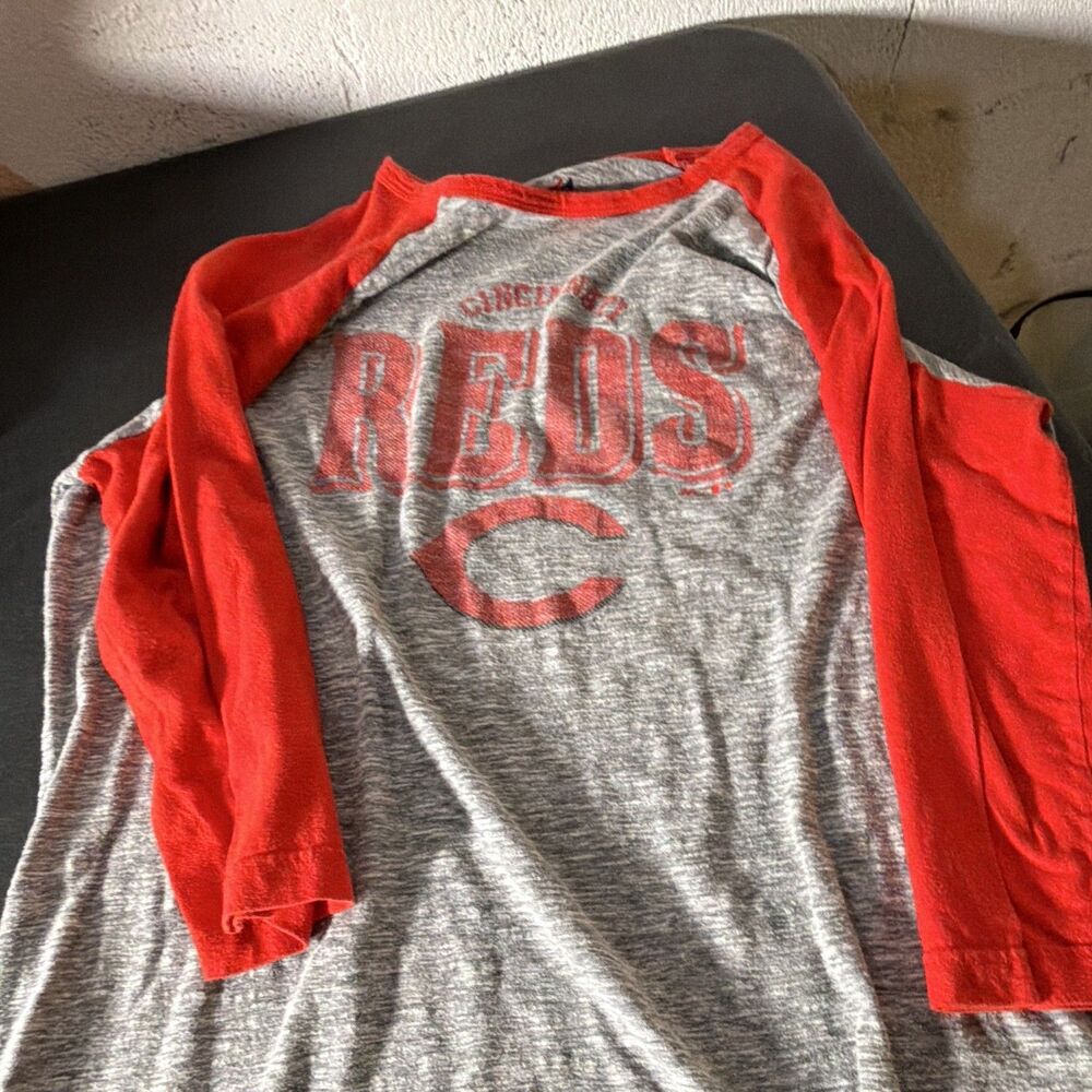 Majestic Cincinnati Reds MLB Gray/Red Raglan Baseball Shirt Mens Size L